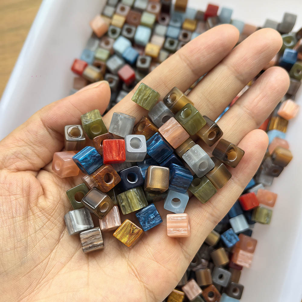 Aoxsie 200pcs Resin Square Beads Mixed Random